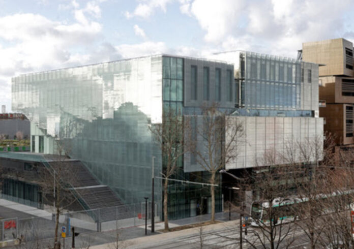 ladoumègue sports center in paris