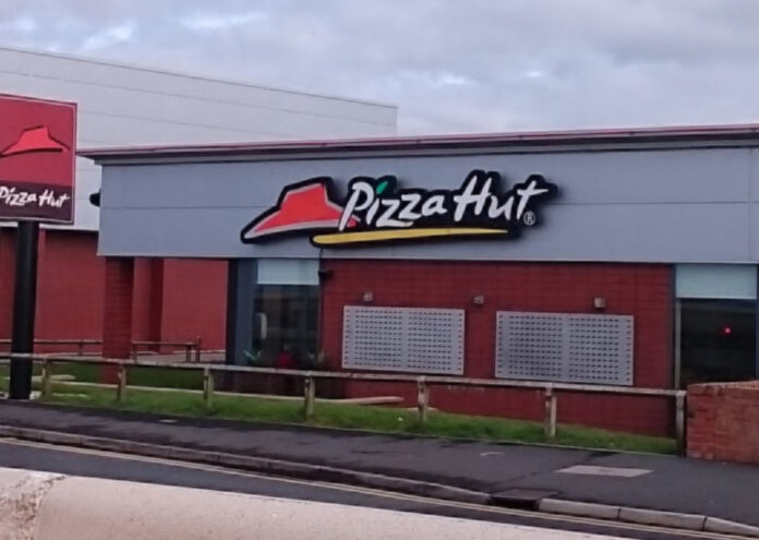 plans to build a cafe and padel tennis courts at cleveleys promenade replacing pizza hut under way.