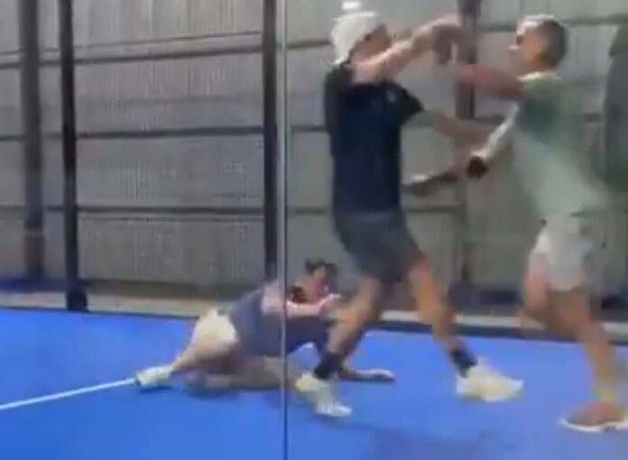 Group Of Men Start Hitting Each Other With Their Padel Rackets After Getting Into An Argument In Escazu Group Of Men Start Hitting Each Other With Their Padel Rackets After Getting Into An Argument In Escazu